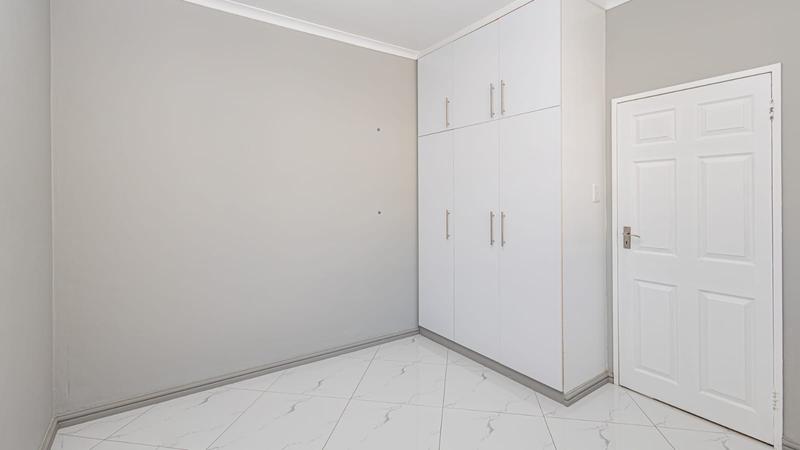 To Let 2 Bedroom Property for Rent in Zonnebloem Western Cape